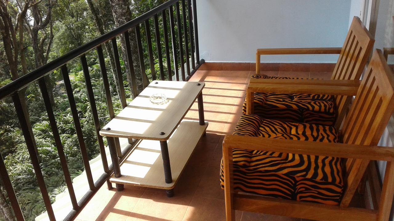 Eagle Mountain Munnar Bed & Breakfast Exterior photo